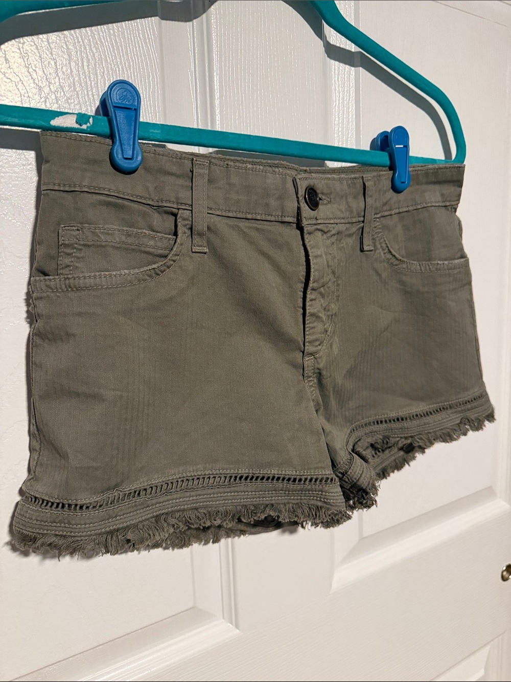 Joe’s Jeans Olive Green Frayed Hem Ozzie Shorts size 25